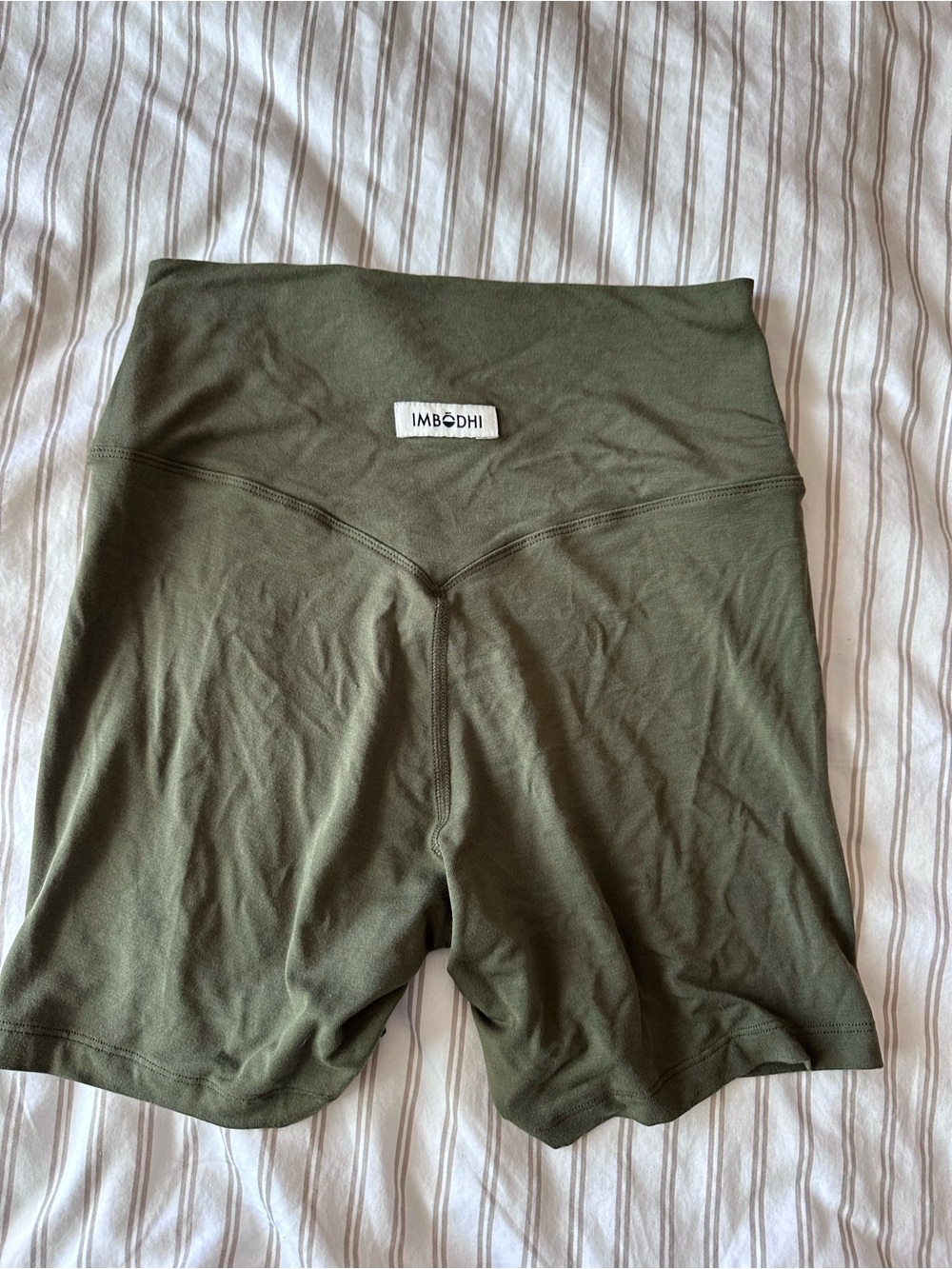 NWOT imbodhi shorts moss green, size S - Picture 5 of 5